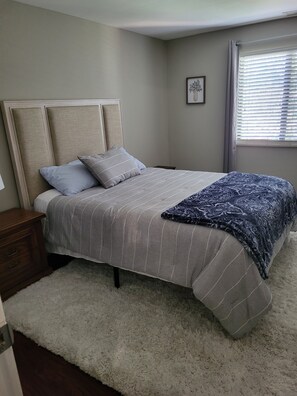 1 bedroom, desk, iron/ironing board, WiFi