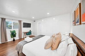 3 bedrooms, desk, iron/ironing board, free WiFi - tsgv-monrovia1714-wos-is-5-2 (Monrovia)