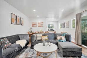 Smart TV - tsgv-monrovia1714-wos-is-5-2 (Monrovia)