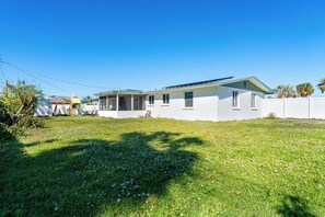 Exterior - Charming 2-bedroom house in Englewood, close to the Manasota Key Beaches (Englewood)