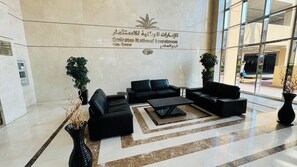 Lobby - Luxurious Stunning Home in Sky Just 15 minutes to Burj Khalifa and Dubai Mall (Dubai)