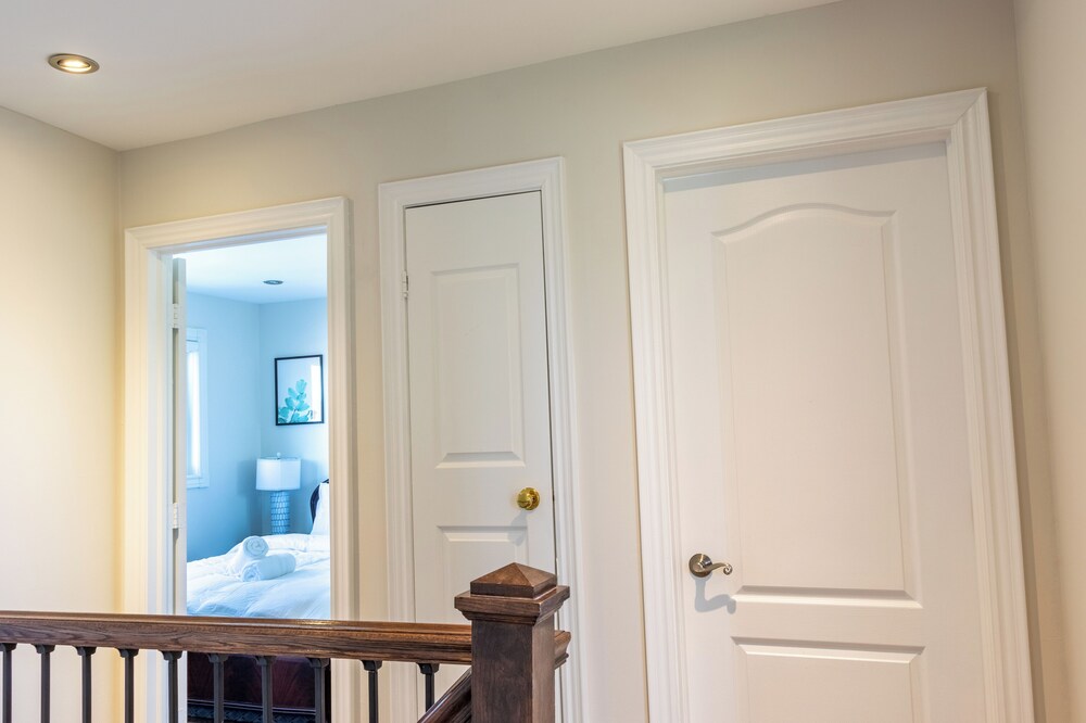 Uptown Oasis Home near Pearson Airport Brampton FeWodirekt