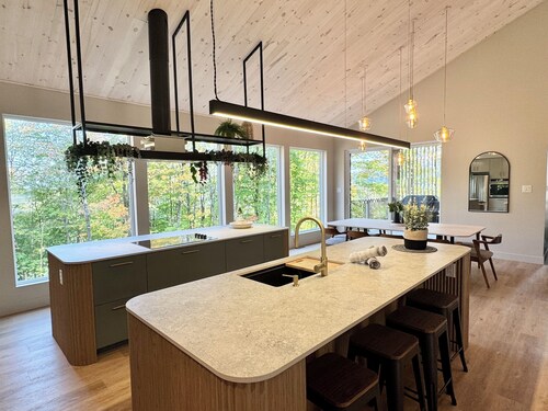 l'érable rouge · surrounded by nature · Laurentians