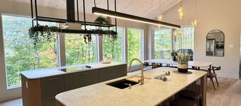 l'érable rouge · surrounded by nature · Laurentians