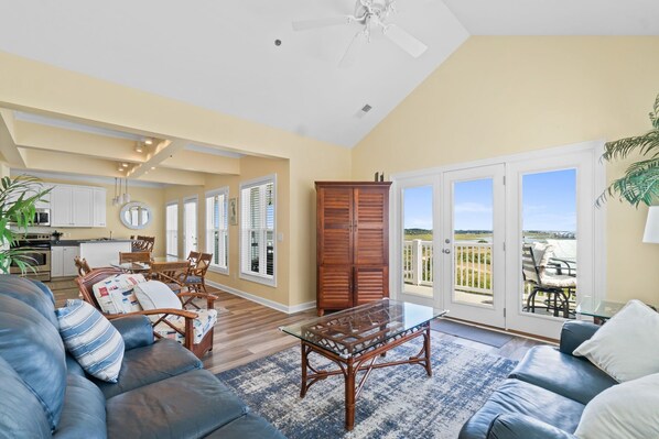 Smart TV, DVD player