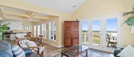 Smart TV, DVD player