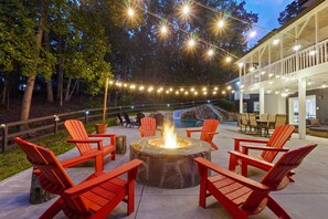 Outdoor dining - Georgia Lakeside Getaway w/ Private Pool (Flowery Branch)