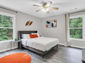5 bedrooms, desk, iron/ironing board, free WiFi