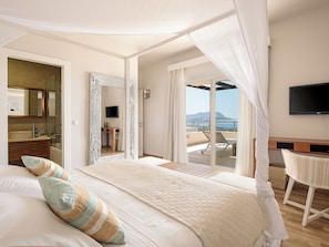 Villa – superior, 4 soverom, privat basseng, sjøutsikt | Allergitestet sengetøy, safe på rommet og individuelt dekorert