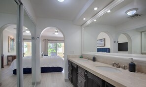 2 chambres, fer et planche Ă repasser, Wi-Fi, draps fournis