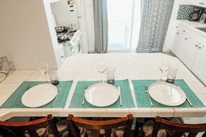 Microones, forn, placa de cuina i rentaplats