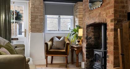 The Honey Stone Townhouse, Trendy Townhouse in Chipping Norton