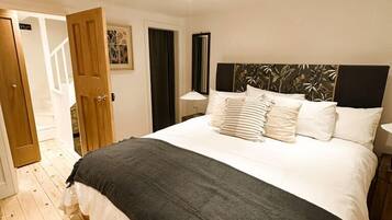 3 bedrooms, iron/ironing board, travel crib, free WiFi