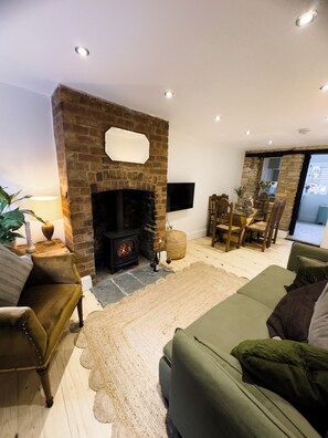 Télévision, cheminée