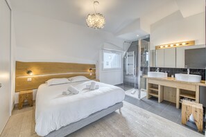 3 chambres, fer et planche à repasser, Wi-Fi gratuit, draps fournis