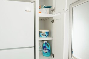 Interior - La Mesa 2BR-A/C, Parking, Patio, 10 miles to All (La Mesa)