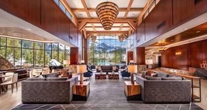 Cozy 1-BR Fireplace Suite in Olympic Valley at Everline Resort on the 4th Floor!