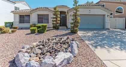 Covered Patio, Lava Rock Gas Fire Pit, Near Spring Training, Golf, Hiking & Biking; 30 Day Min