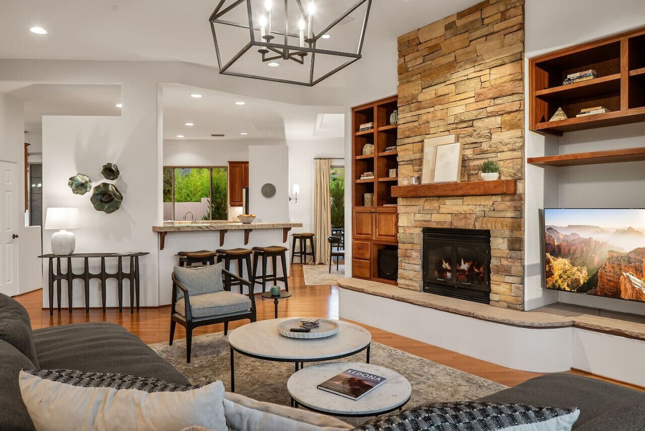 Télévision, cheminée