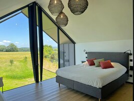 1 habitación, muebles diferentes y ropa de cama 