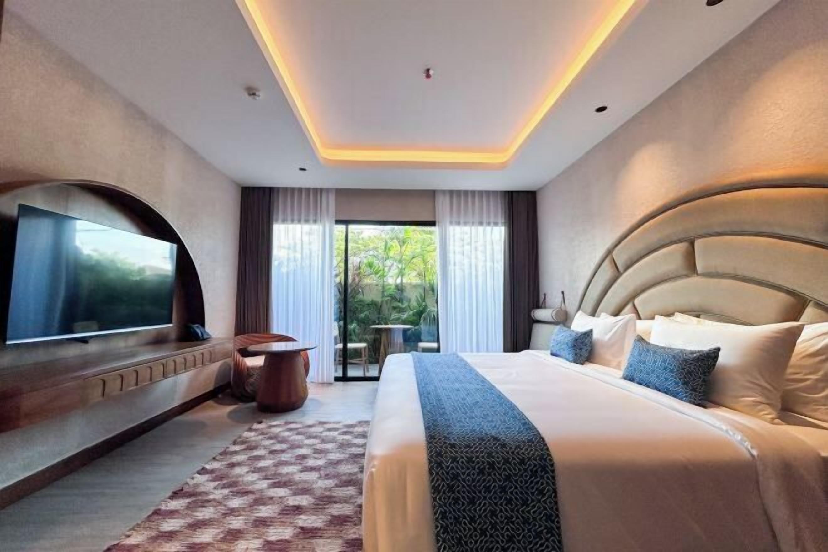 高級寝具、ミニバー、デスク、WiFi (無料)