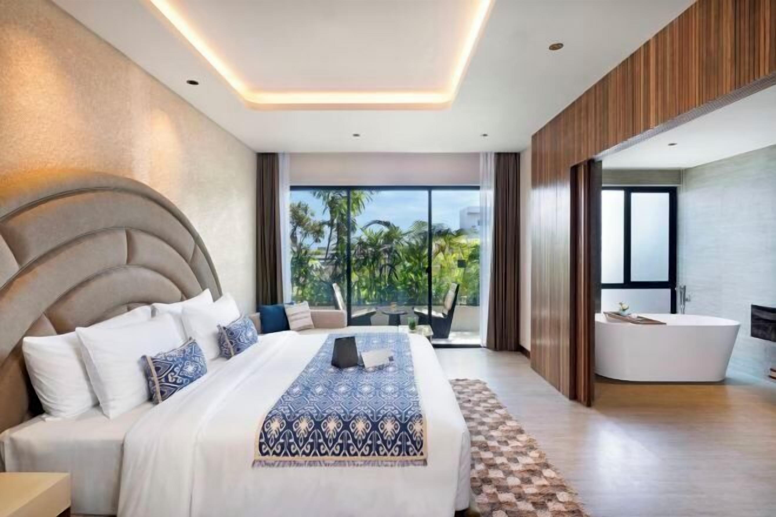 高級寝具、ミニバー、デスク、WiFi (無料)