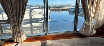 Riverside Boat Retreat on the river Thames