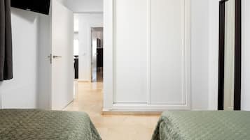 1 bedroom, in-room safe, iron/ironing board, free WiFi