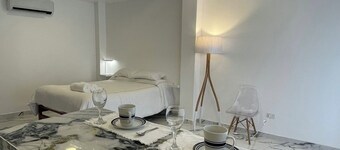 Sweet Studio: Cozy One-Bedroom with WiFi & AC, Just Steps from Punta Sal Beach!