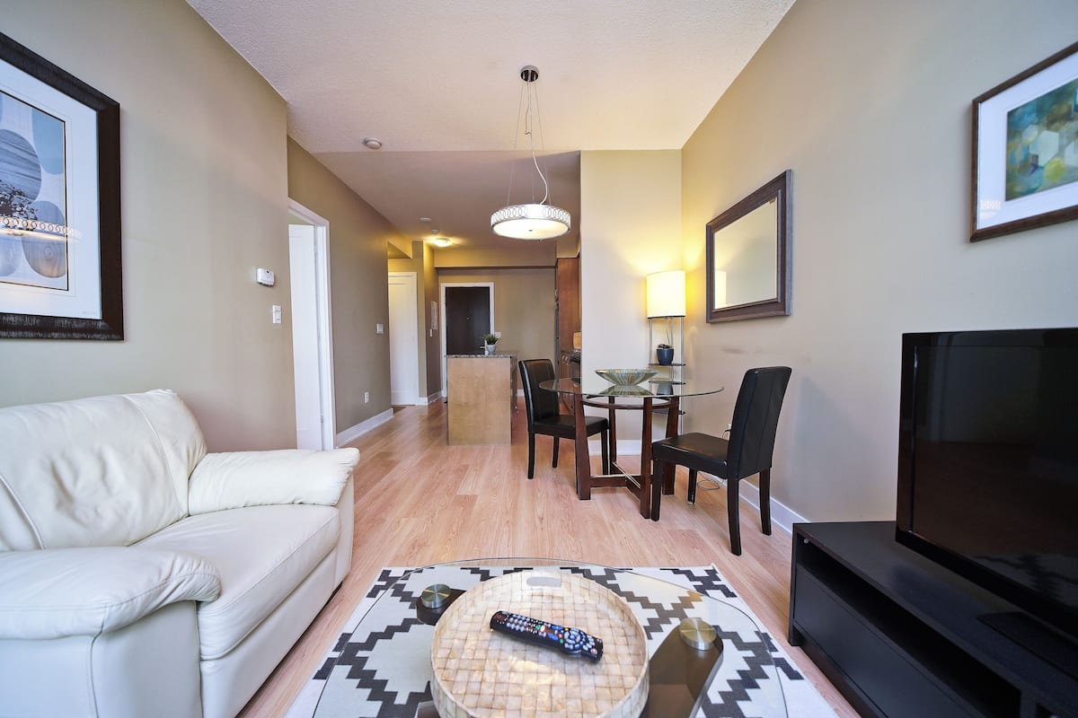 Junior Studio, Balcony, City View | Living area