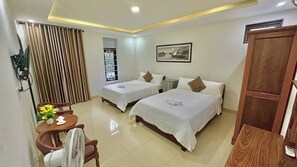 Premium bedding, minibar, desk, blackout curtains - PAPAYAGARDEN Homestay (Da Nang)