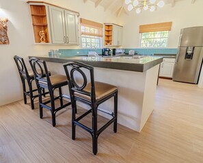 Fridge, microwave, oven, coffee/tea maker