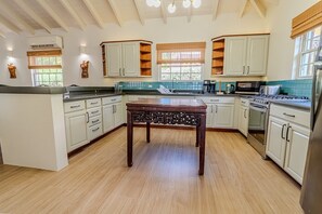 Fridge, microwave, oven, coffee/tea maker