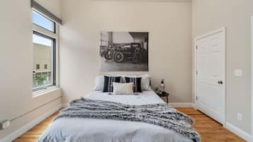 2 habitaciones, tabla de planchar con plancha, wifi y ropa de cama