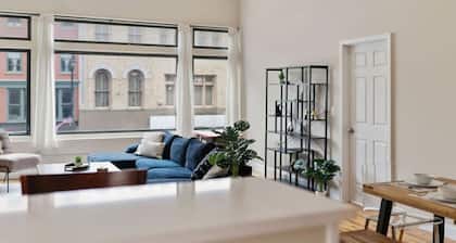 Hip Dtwn Apt W/ Arcade & Gym