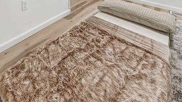 2 slaapkamers, een strijkplank/strijkijzer, wifi, beddengoed