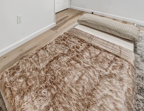 2 habitaciones, tabla de planchar con plancha, wifi y ropa de cama 