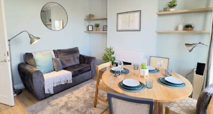 Travellers Choice! 3Bed Home SmartTv Gated Parking