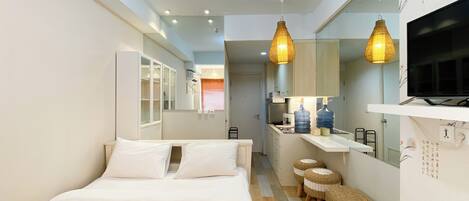 Deluxe Studio (queenbed) | Bed sheets