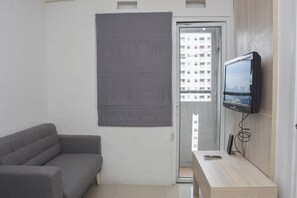 Deluxe Apartment (queenbed) | Living room