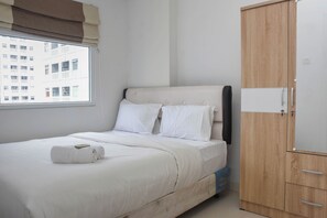Deluxe Apartment (queenbed) | 2 bedrooms, bed sheets - Cozy Style 2BR at Green Pramuka City Apartment (Jakarta)