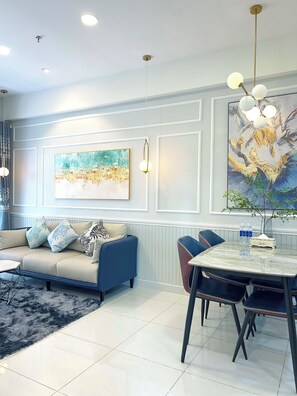 Family Apartment, Balcony, City View | Living area