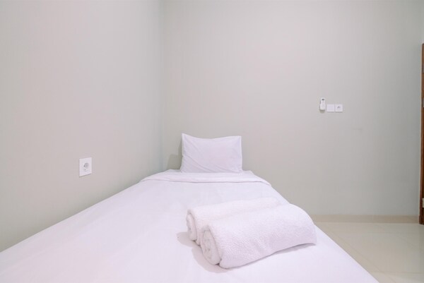Modern Look 1br At Lrt City Sentul - Royal Sentul Park Apartment - Bogor