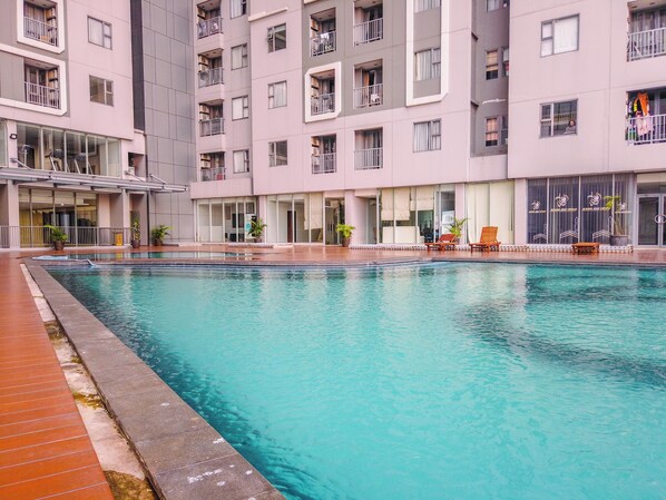 Hồ bơi ngoài trời