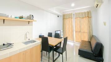 Deluxe Apartment (queenbed) | Living area