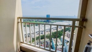Exterior - Good Location and Comfortable Studio Apartment B Residence (Pagedangan)