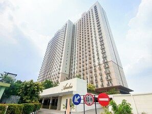 Exterior - Simply Look Apartment Studio at Azalea Suites (Cikarang)