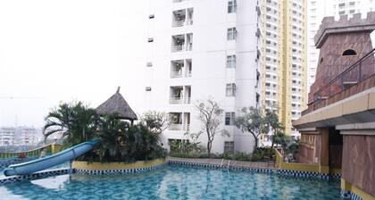 Compact and Homey Studio at Great Western Resort Apartment