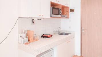 Deluxe Studio (twin) | Private kitchen