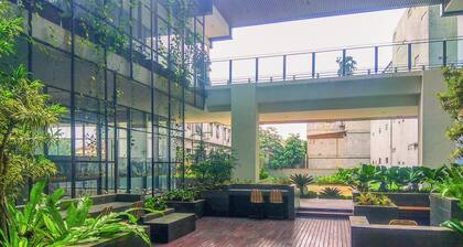 Comfy and Minimalist Studio Apartment at Evenciio Margonda